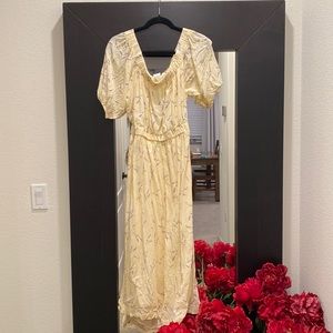 Super-Cute -Open back- off the shoulder maxi dress